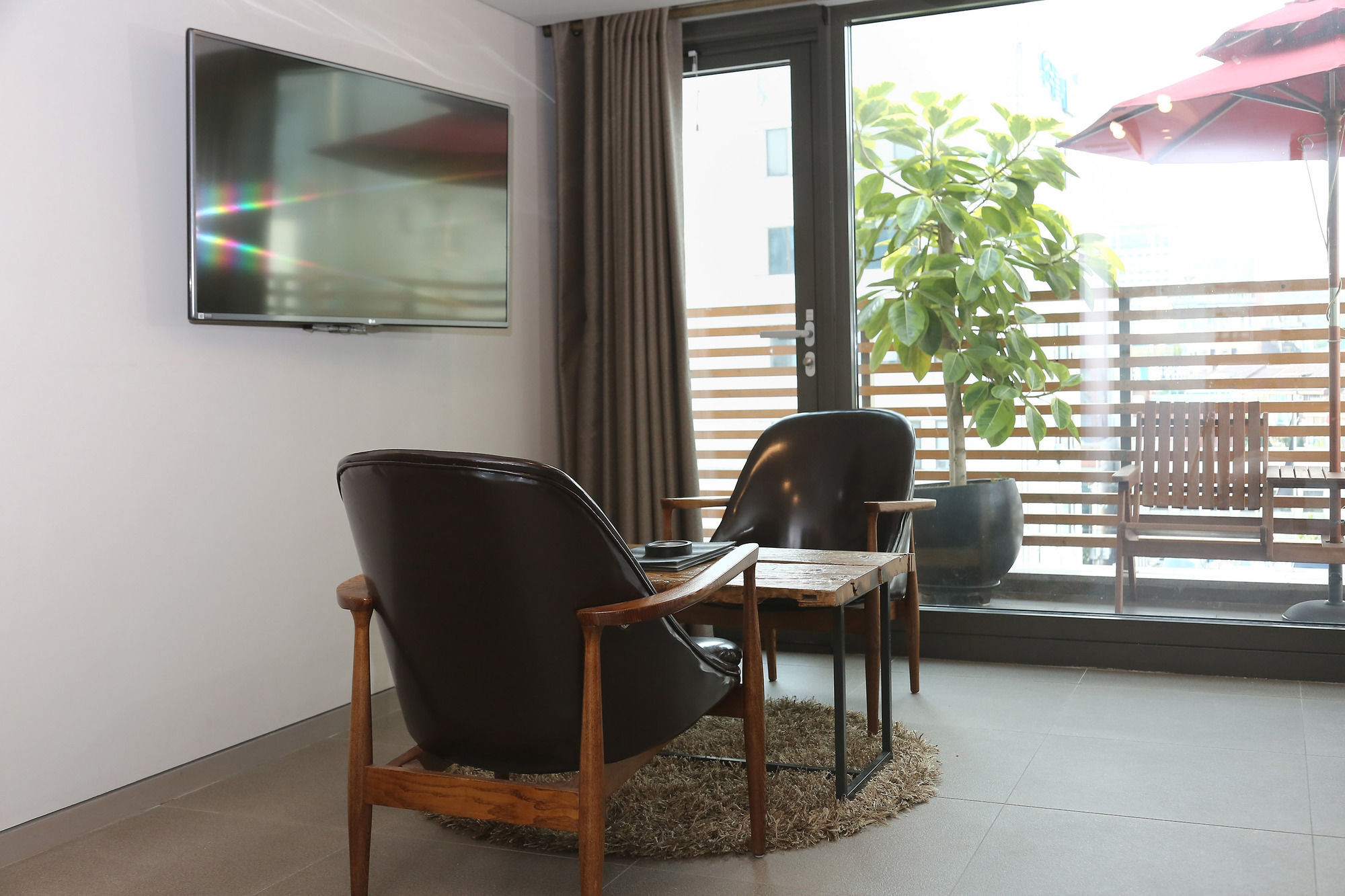 E-hotel
