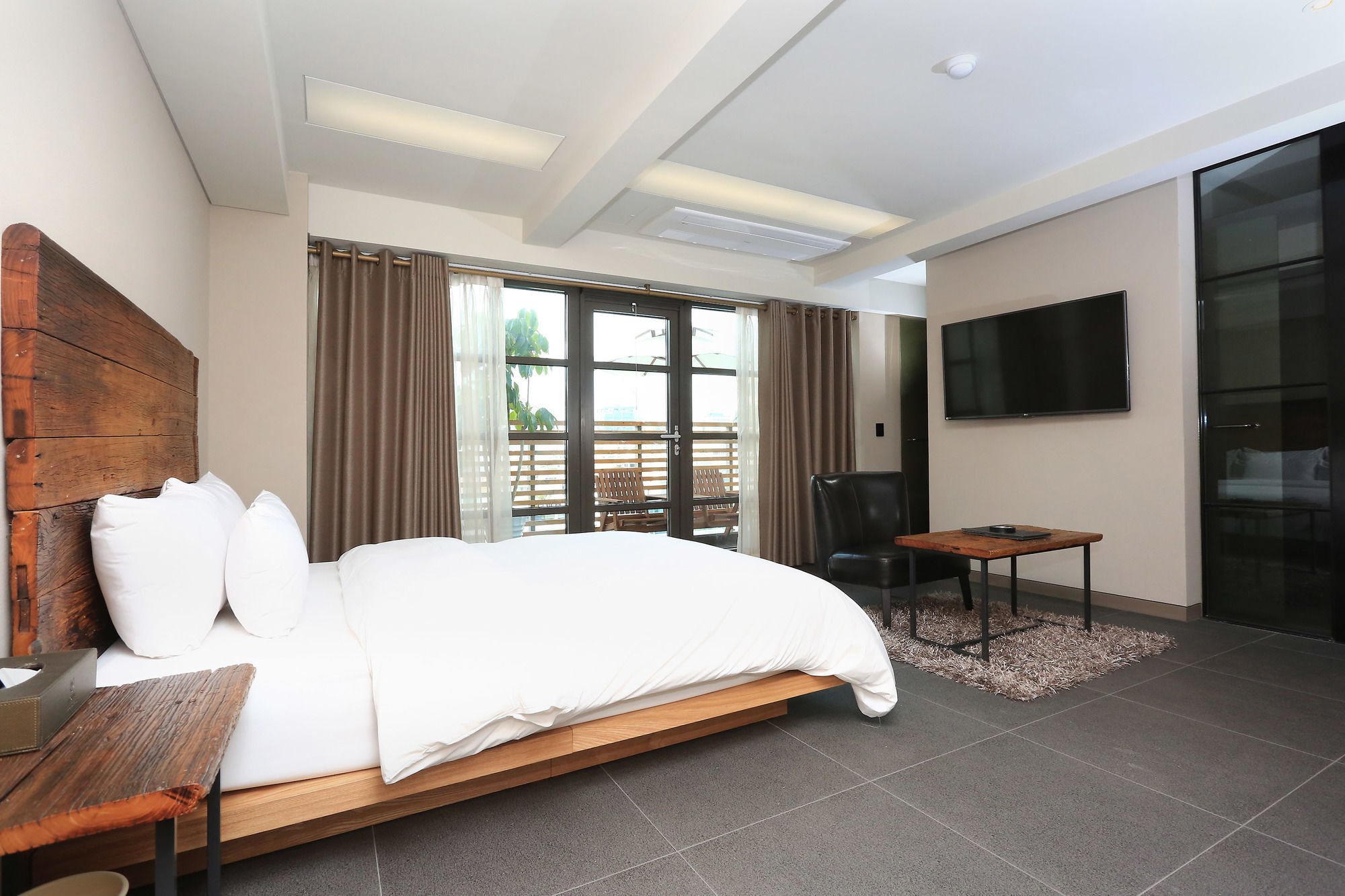 Hotel E-hotel
